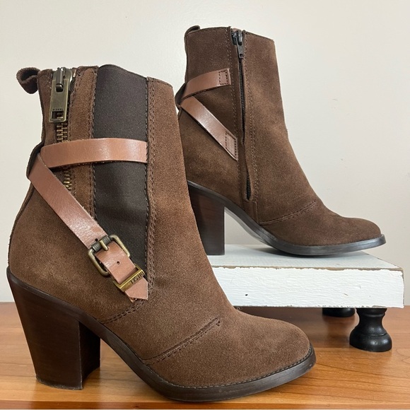 Diesel Women’s D-Kinley Boots Brown Leather Tall Ankle Boots Size 6.5 - Picture 1 of 12